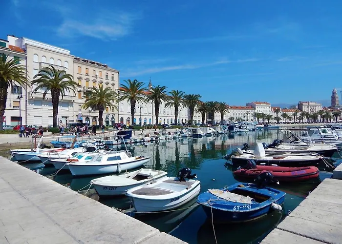 Cool Attic W Gallery In The Heart Of * 스플리트