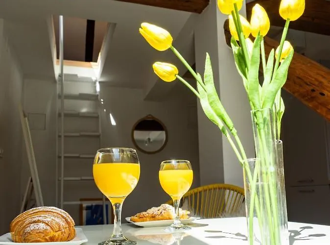 Cool Attic W Gallery In The Heart Of * 스플리트