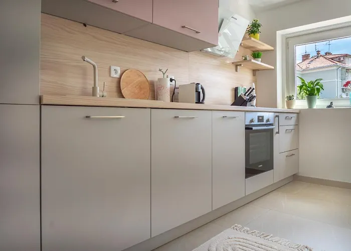 아파트 Cool Attic W Gallery In The Heart Of *