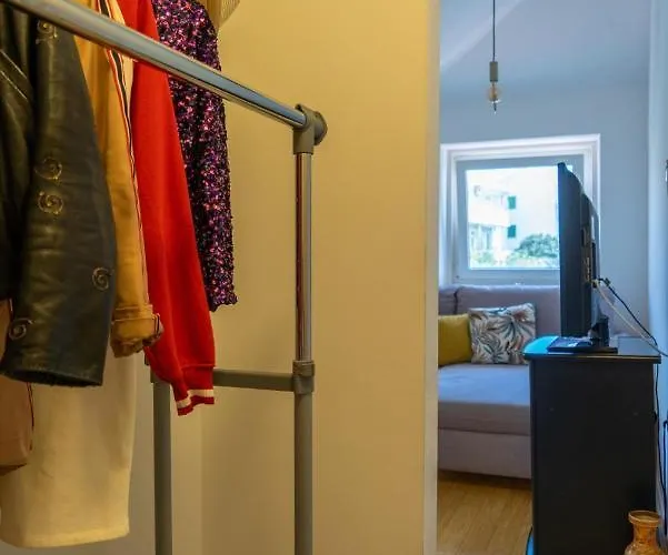 Cool Attic W Gallery In The Heart Of 아파트 스플리트