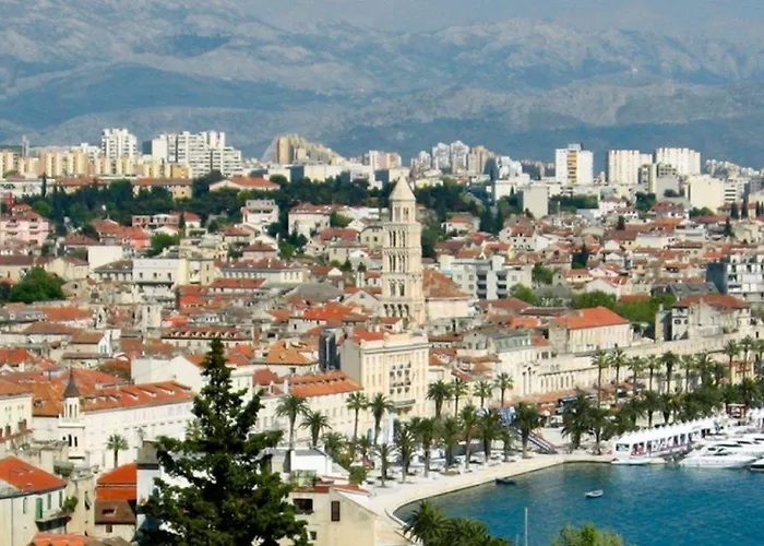 Cool Attic W Gallery In The Heart Of