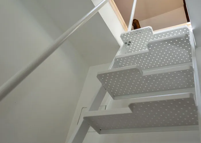 Cool Attic W Gallery In The Heart Of 아파트 스플리트