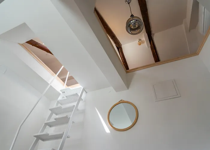 Cool Attic W Gallery In The Heart Of