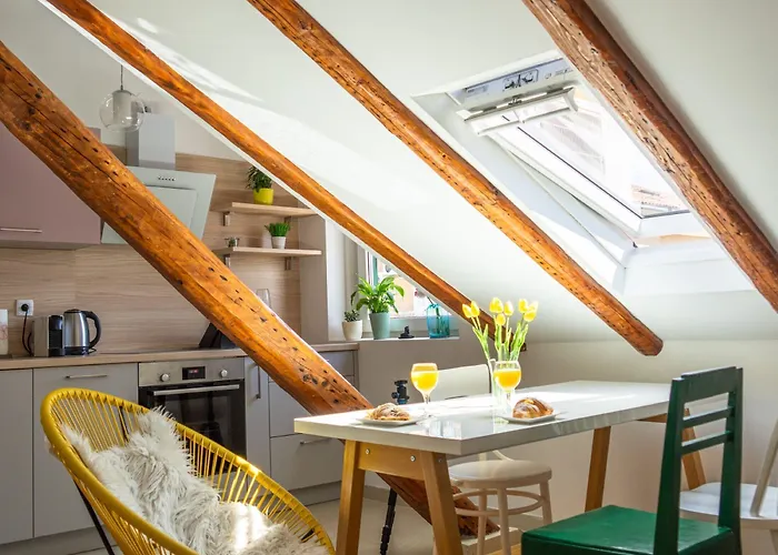 Cool Attic W Gallery In The Heart Of * 스플리트