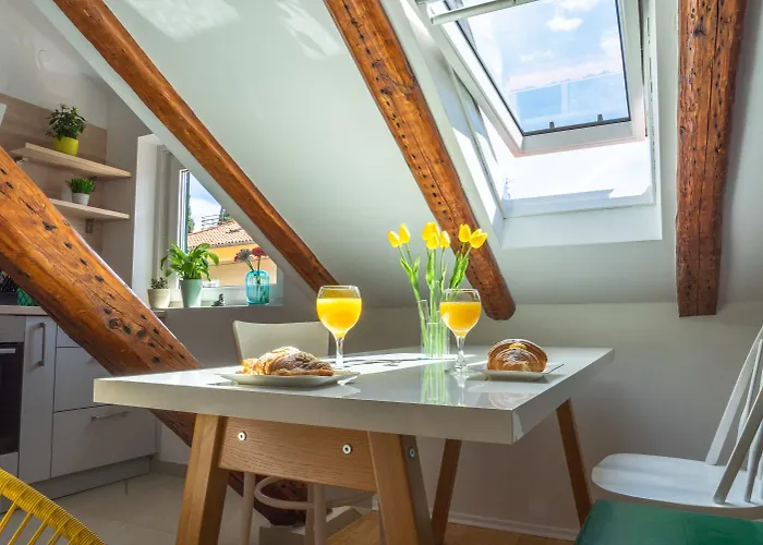 Cool Attic W Gallery In The Heart Of 스플리트