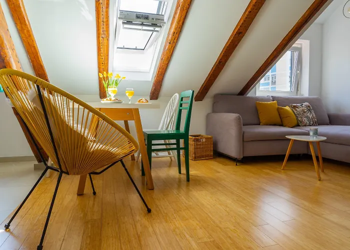 Cool Attic W Gallery In The Heart Of 아파트 스플리트