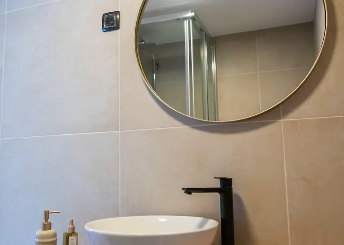 Cool Attic W Gallery In The Heart Of 아파트 스플리트