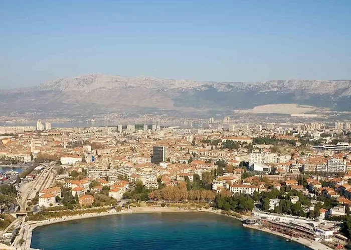 Cool Attic W Gallery In The Heart Of