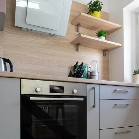 Cool Attic W Gallery In The Heart Of