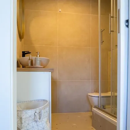 Cool Attic W Gallery In The Heart Of Apartman