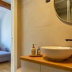 Appartement Cool Attic W Gallery In The Heart Of Split