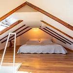 Appartement Cool Attic W Gallery In The Heart Of *