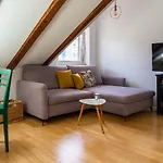 Appartement Cool Attic W Gallery In The Heart Of *
