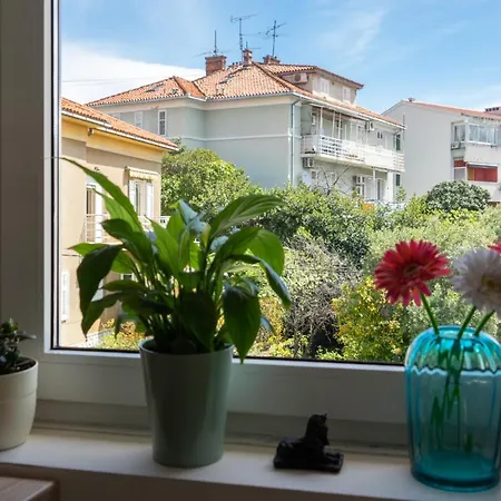 Appartamento Cool Attic W Gallery In The Heart Of