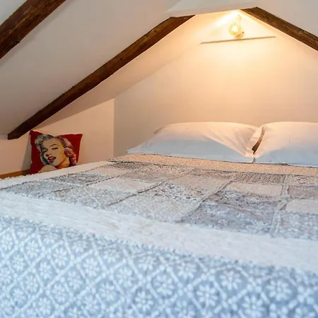 Cool Attic W Gallery In The Heart Of Apartment *