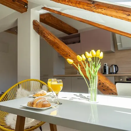 Cool Attic W Gallery In The Heart Of *