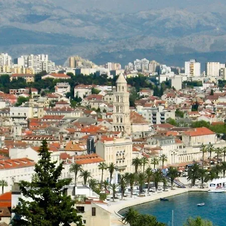 Cool Attic W Gallery In The Heart Of