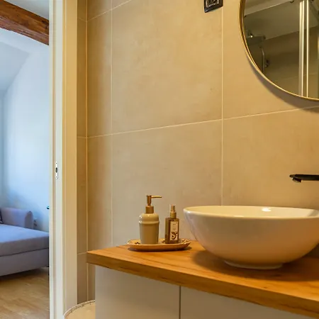 Апартаменты Cool Attic W Gallery In The Heart Of Сплит